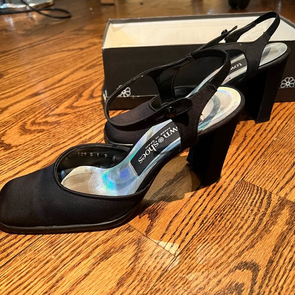 Town Shoes Block Black Heels - Picture 5 of 5